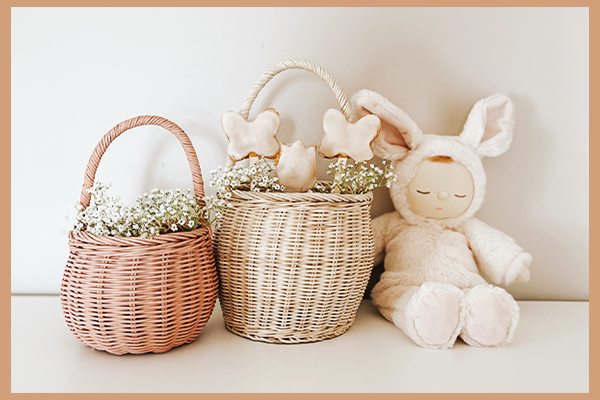 Bake your very own Easter Pie Pops!