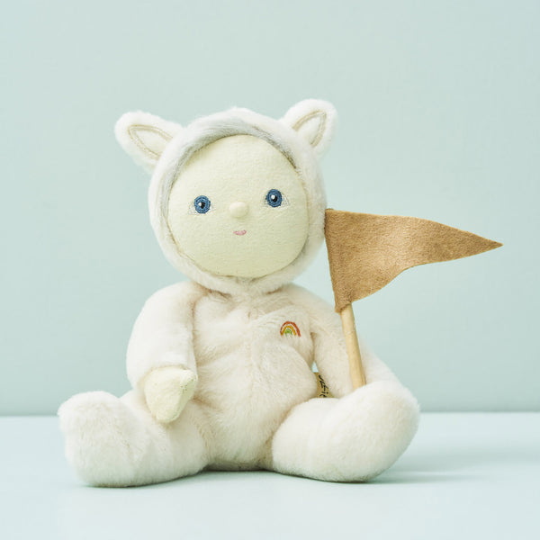 This charming woodland themed white fox plush doll from the Dinky Dinkums Forest Friends collection is designed for comfort and cuddles, making it perfect for all ages ones. Collectable, limited edition toddler toy, cozy plush forest friend for bedtime.