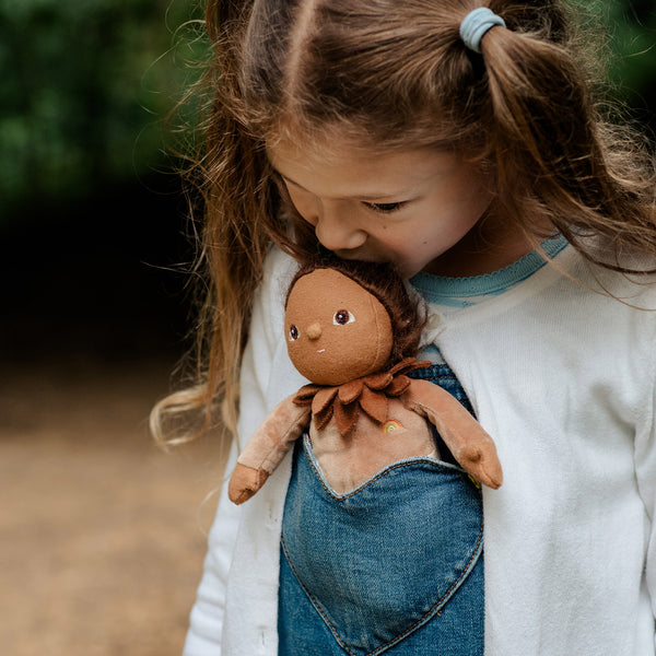 This charming woodland themed acorn plush doll from the Dinky Dinkums Forest Friends collection is designed for comfort and cuddles, making it perfect for all ages ones. Collectable, limited edition toddler toy, cozy plush forest friend for bedtime.