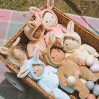 Limited-edition multipack of pocket-sized, Easter-themed plush bunny toys. These collectible Fluffles are perfectly weighted for extra snuggles, making them ideal companions for any adventure.