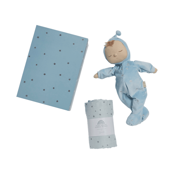This gift set comes with a blue posable plush doll and matching swaddle cloth. the Lullaby Leo includes a pompom on their bonnet that plays a sleepy tune when pulled. Beautifully packaged in a keepsake box, this is the perfect gift for a newborn.