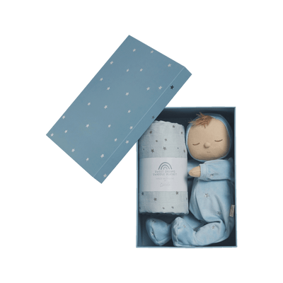 This gift set comes with a blue posable plush doll and matching swaddle cloth. the Lullaby Leo includes a pompom on their bonnet that plays a sleepy tune when pulled. Beautifully packaged in a keepsake box, this is the perfect gift for a newborn.
