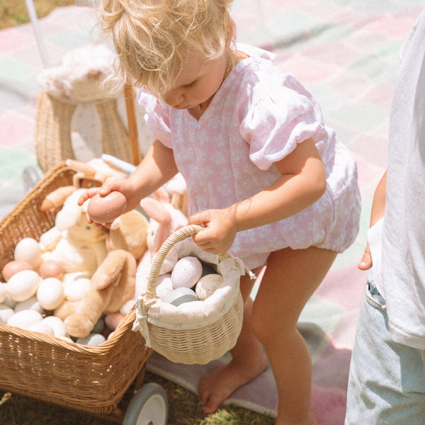 Rattan basket with printed flower lining, perfect for kids to carry their favorourite toys as well. This woven rattan basket can also be used as a home décor storage solution for bedrooms or nurseries. 