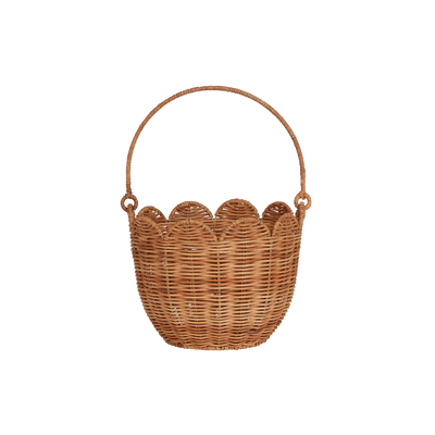 Rattan carry basket, perfect for market mornings, nurseries and playspaces. Designed to carry in and out of the home, fill with essentials, toys, dolls, flowers and everything in between.